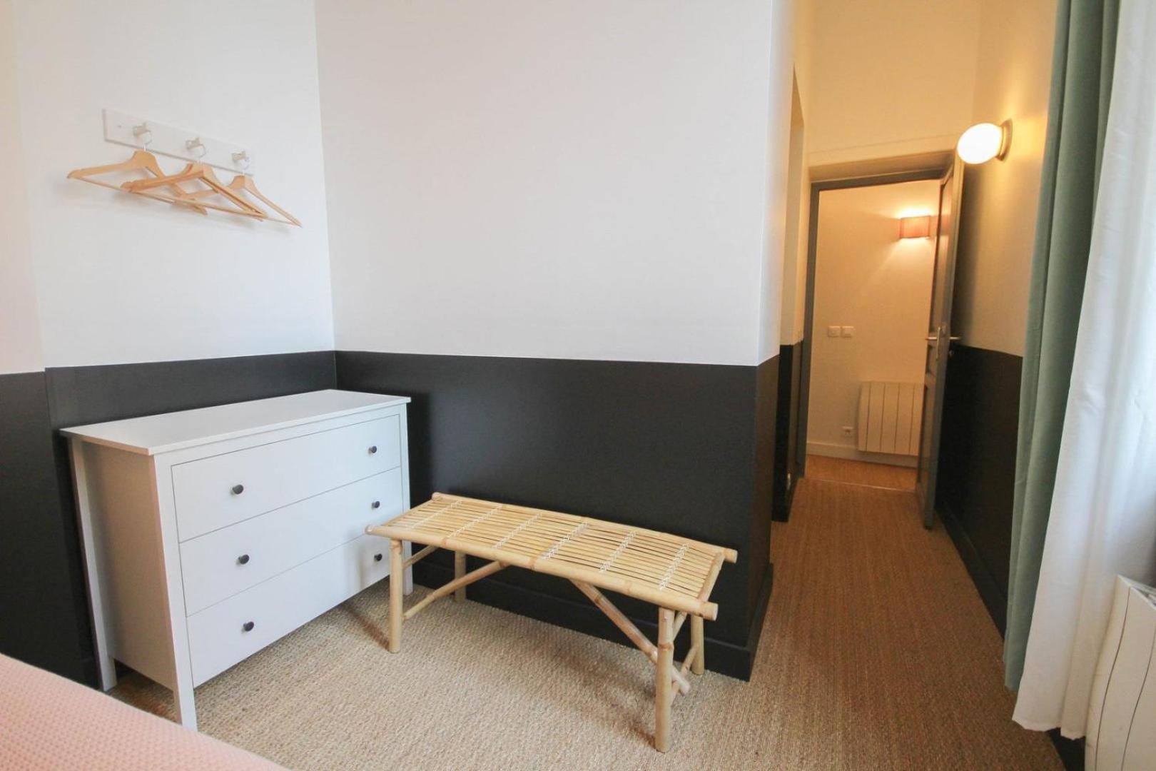 2-bedroom Flat + Private Car Park. *