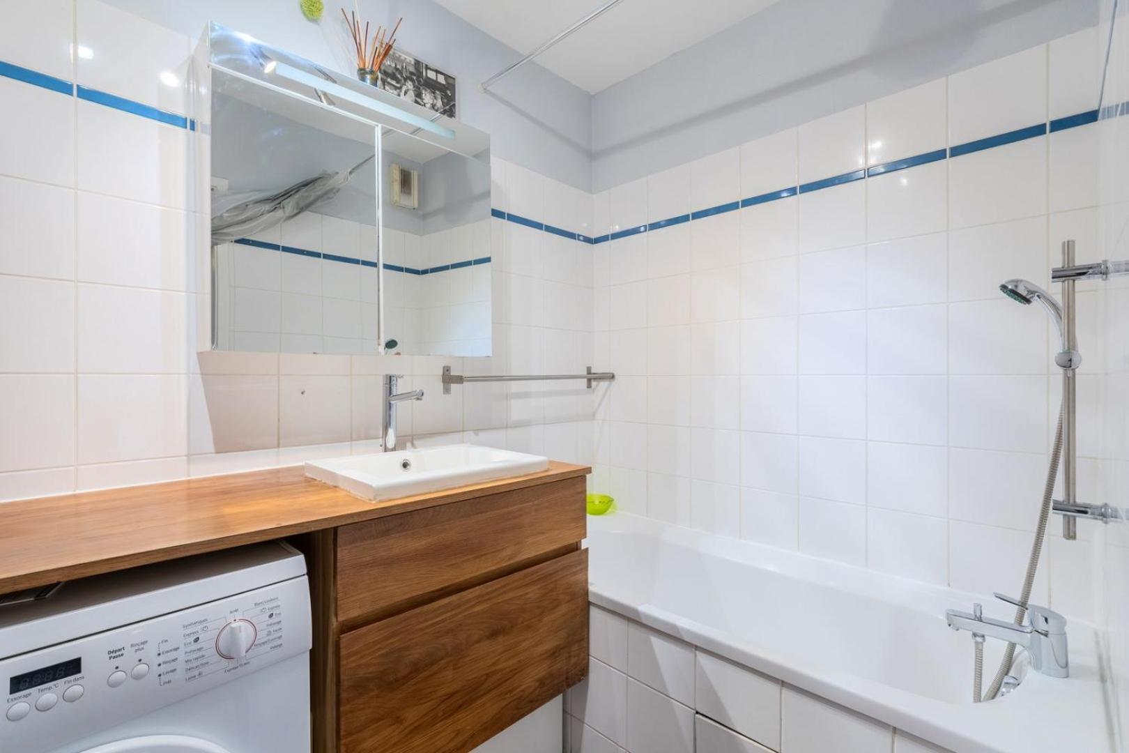 Calm Flat Ideally Located In Old + Parking! Lille