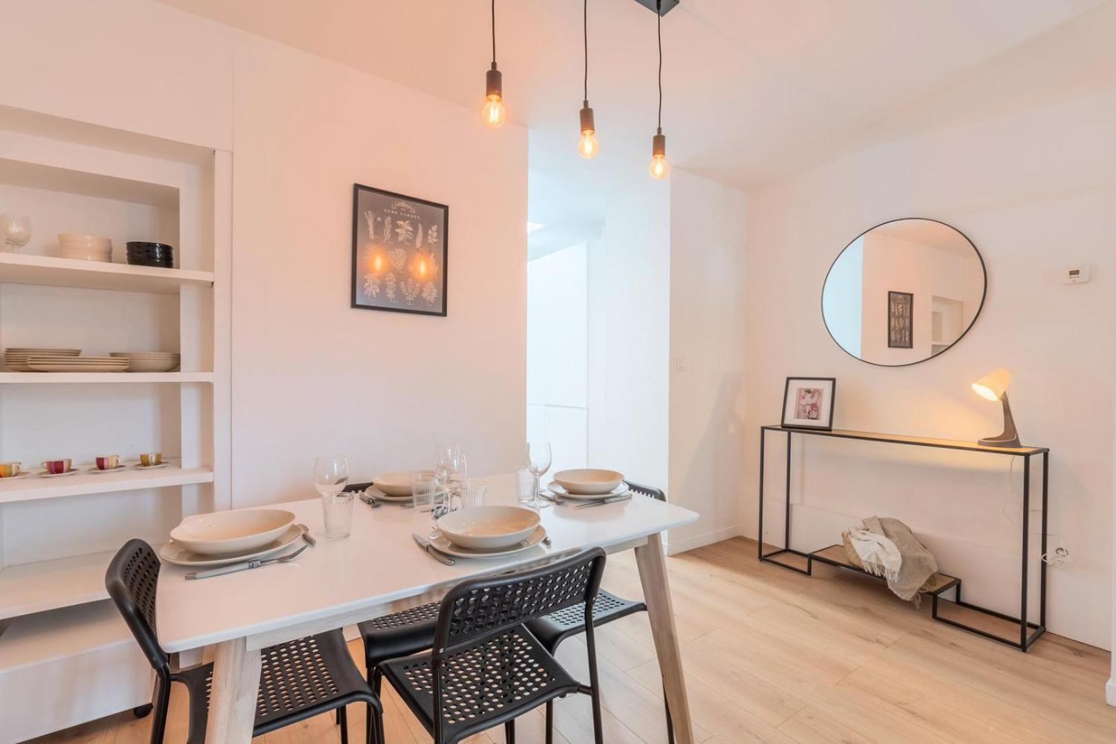 2 Bedroom House W/ Terrace, Near Train Stations & Metro * Lille