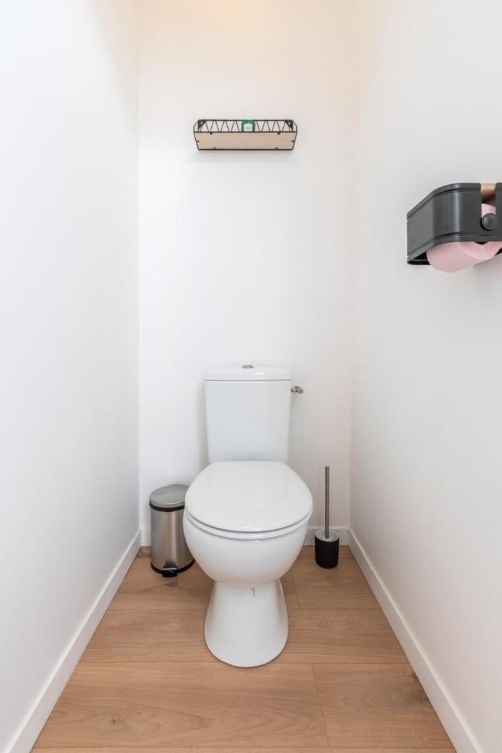 2 Bedroom House W/ Terrace, Near Train Stations & Metro Casa de hóspedes Lille