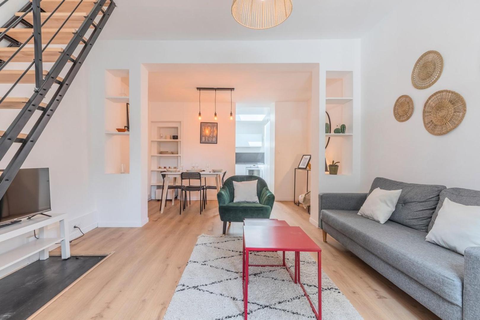 2 Bedroom House W/ Terrace, Near Train Stations & Metro Casa de hóspedes Lille