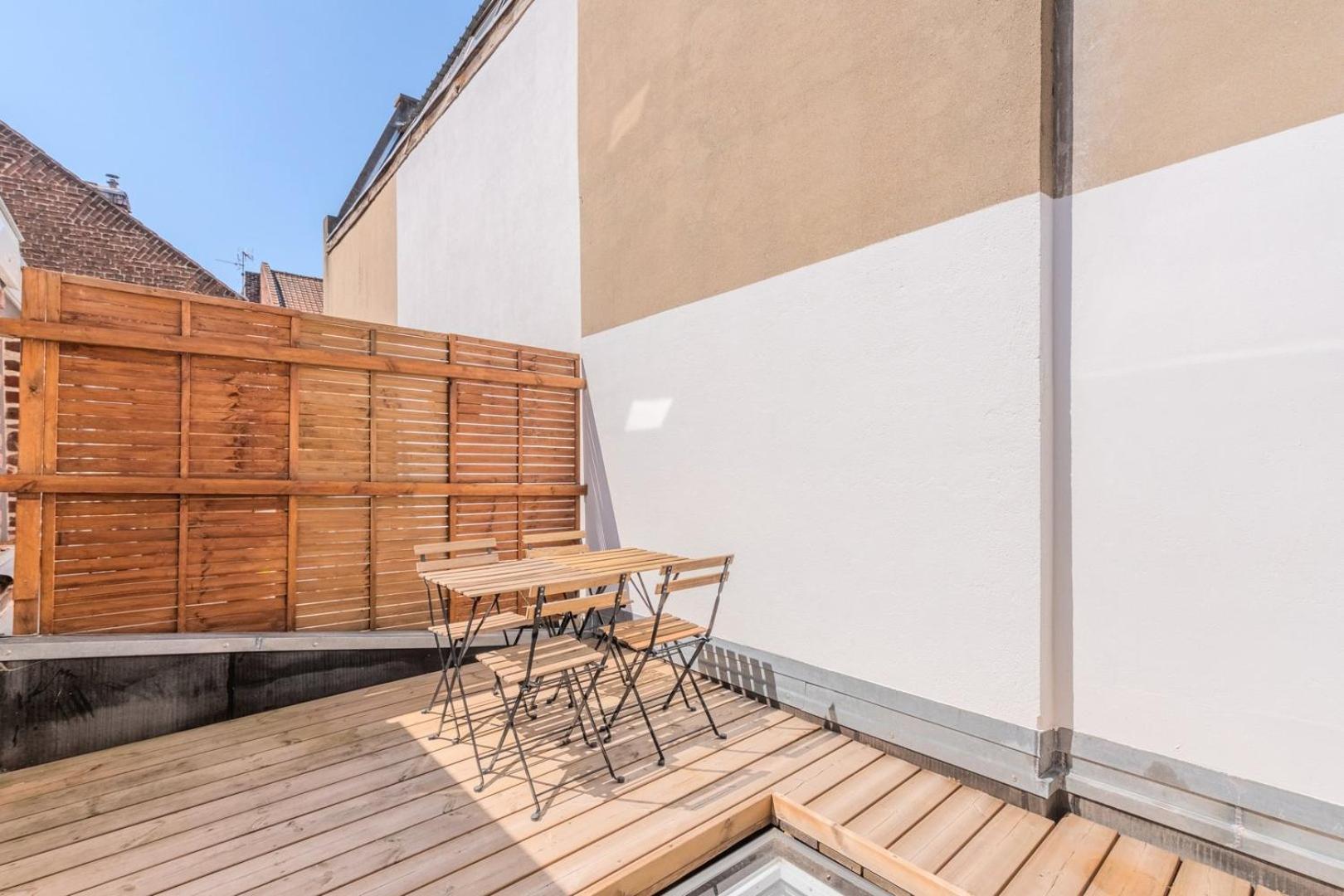2 Bedroom House W/ Terrace, Near Train Stations & Metro Lille