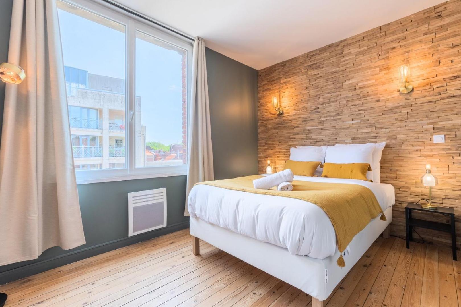 Charming 2 Bedroom - Old Appartement