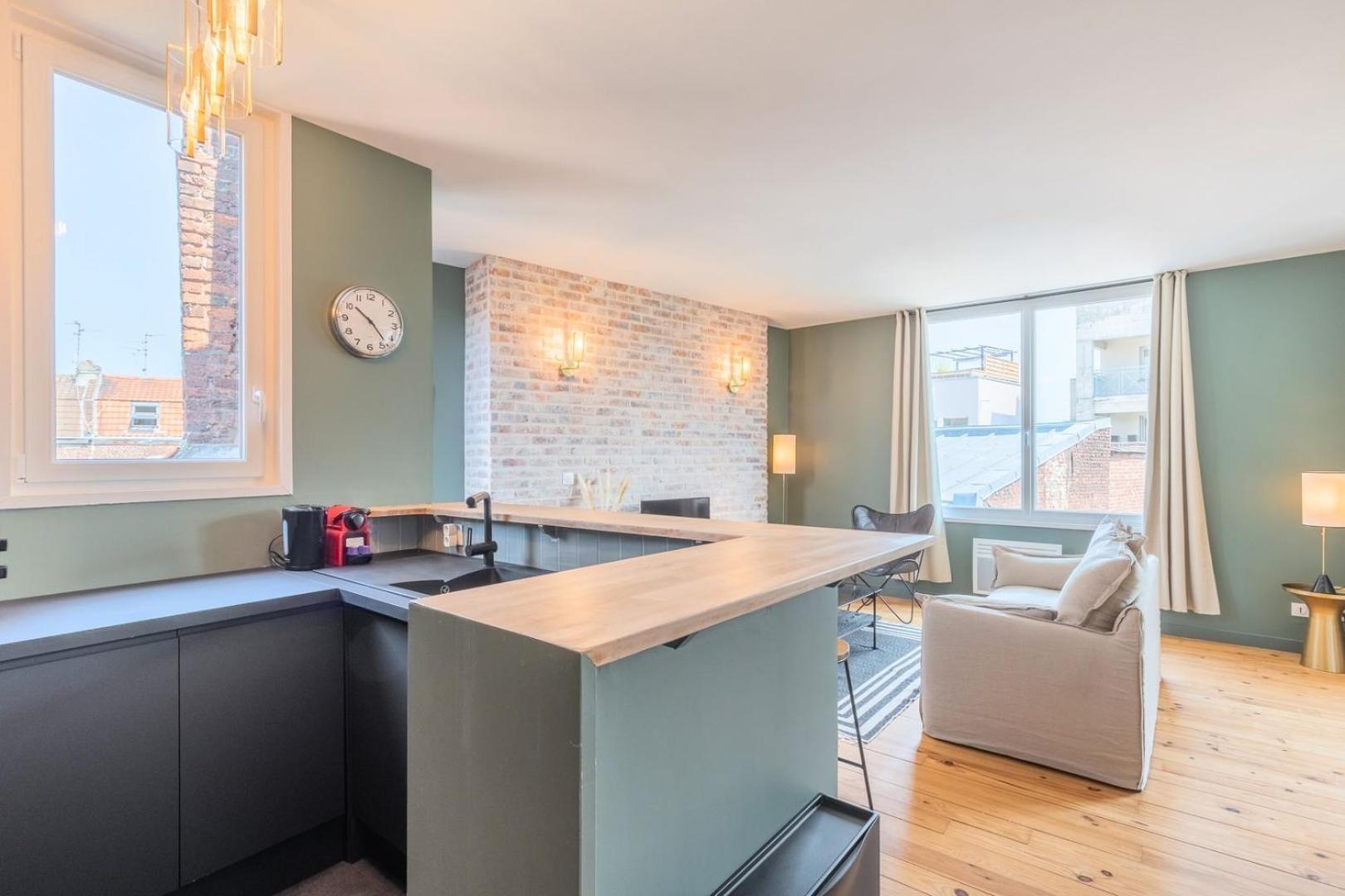 Charming 2 Bedroom - Old