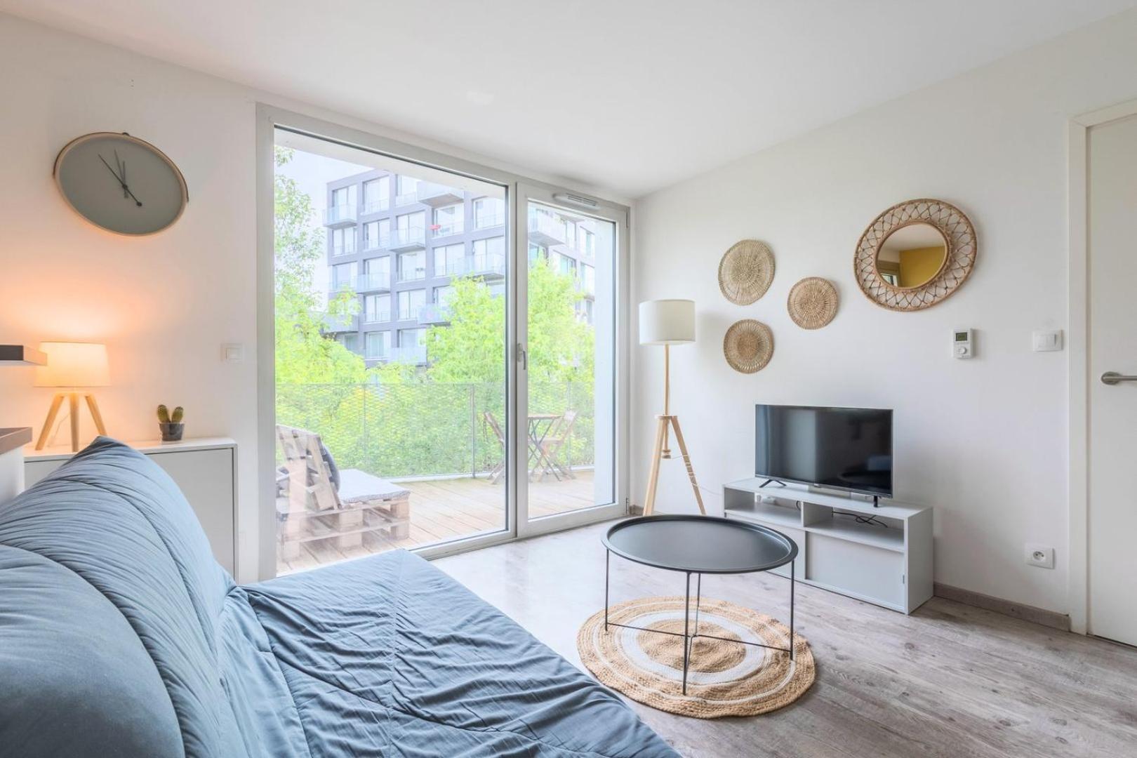 Near Metro With Parking & Balconies Appartement