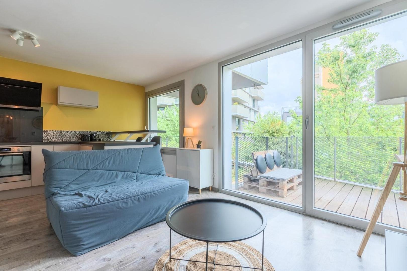 Near Metro With Parking & Balconies Appartement *