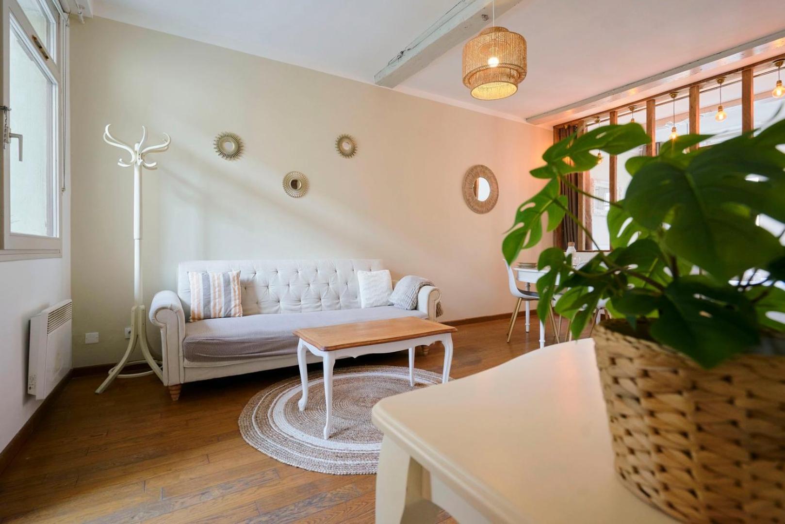 Charming 2 Bedroom With Terrace Apartamento