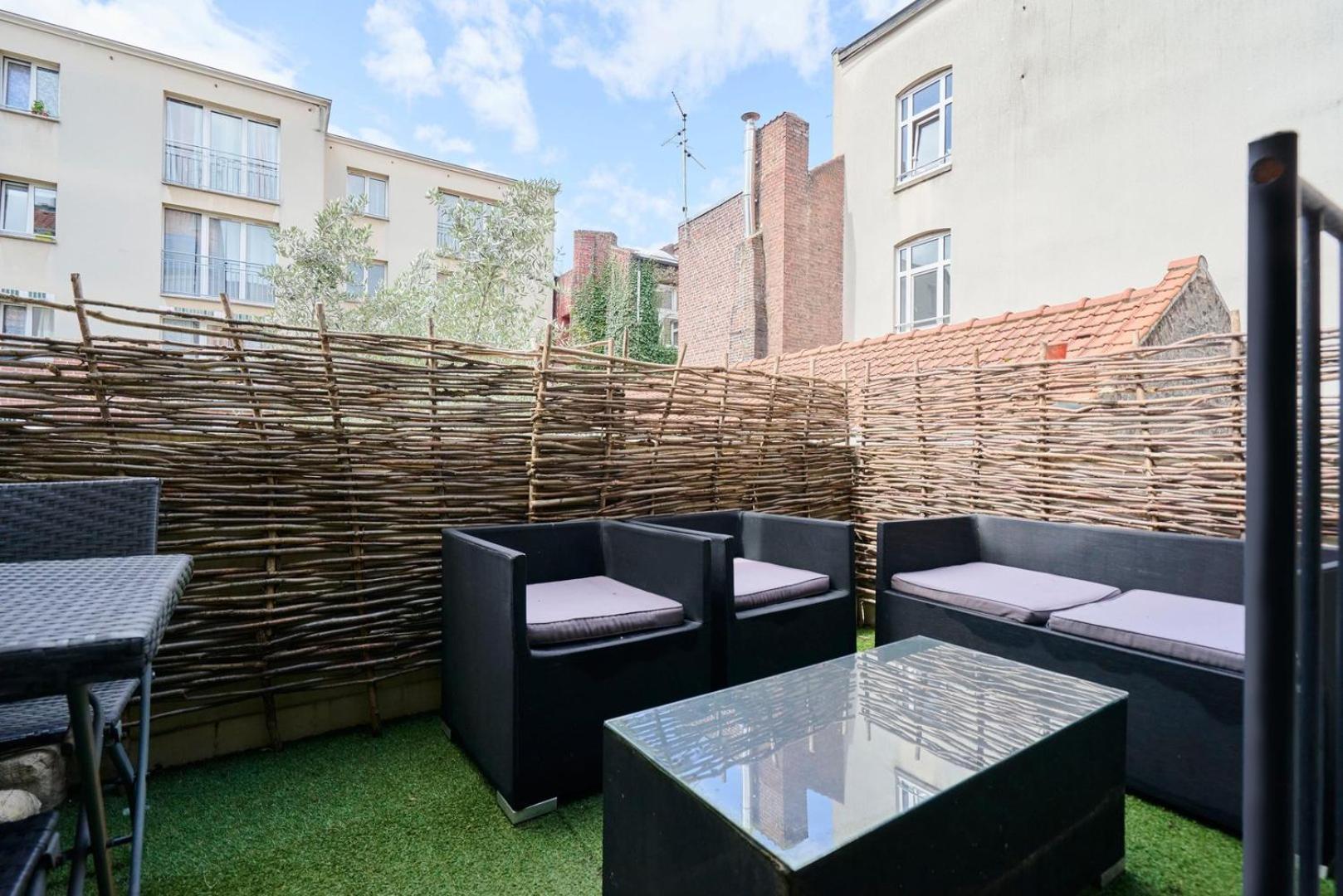 Charming 2 Bedroom With Terrace *