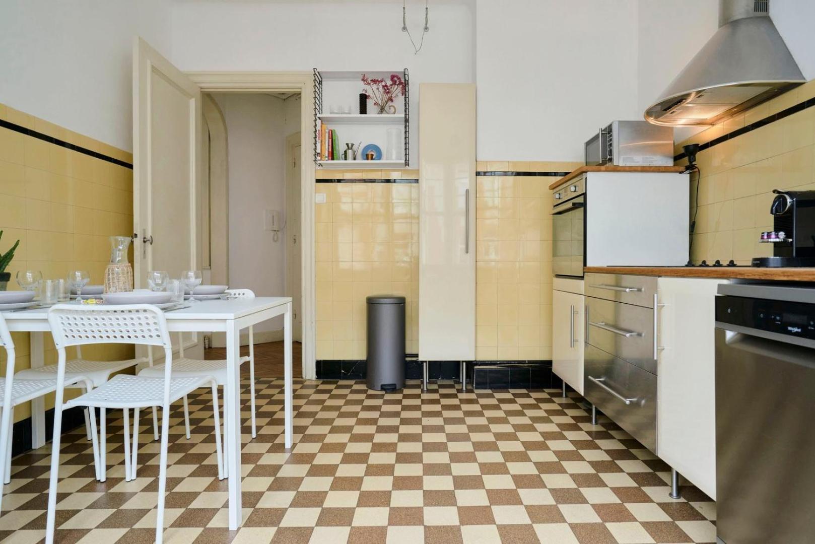 Character 2-bedroom In The Center Apartment *