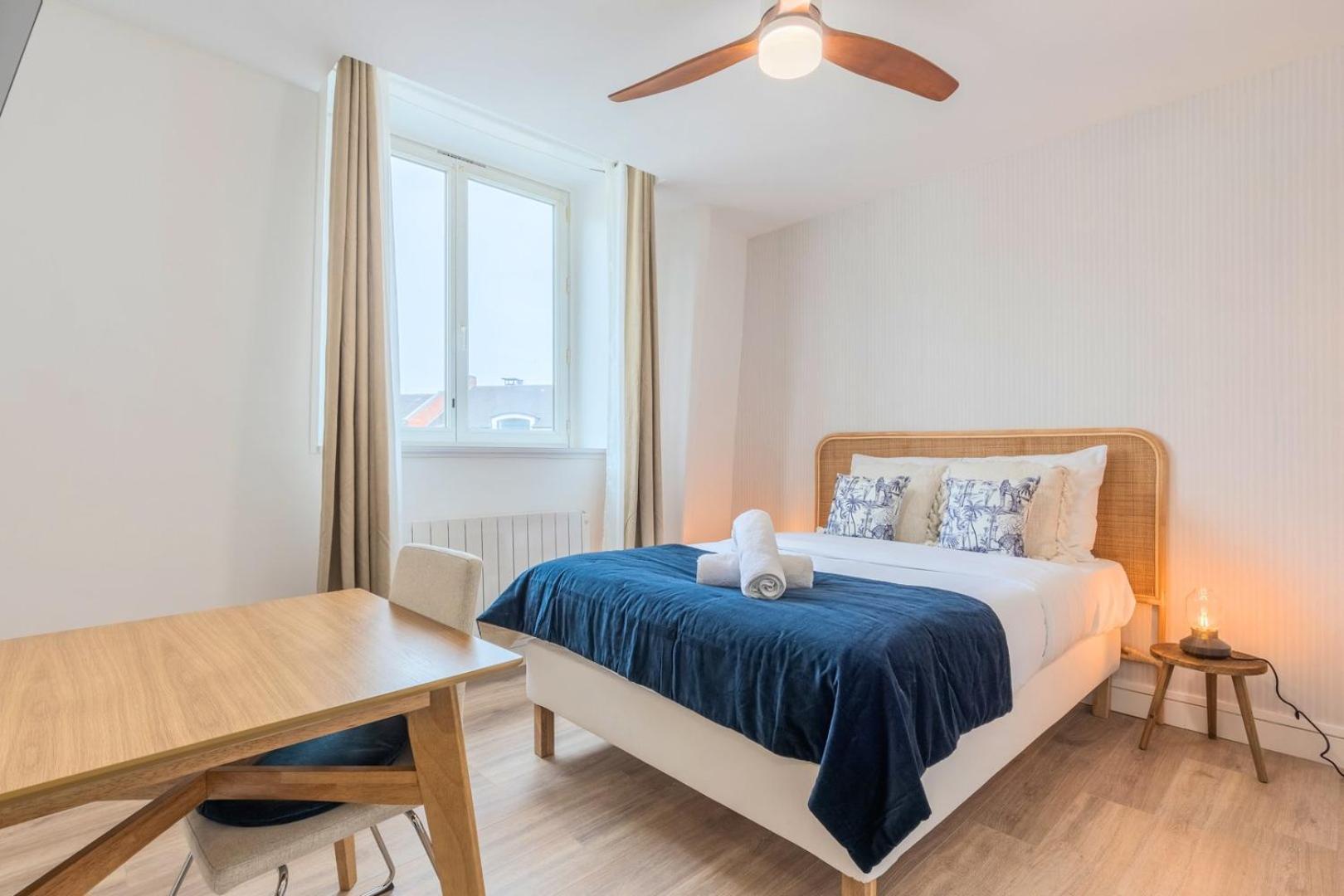 Equipped - Near Train Stations Appartement