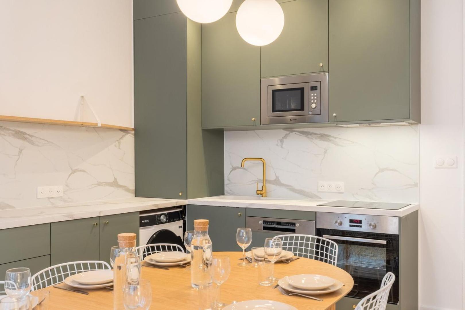 5-bedroom House In The Centre Of Lille. Casa de hóspedes Lille
