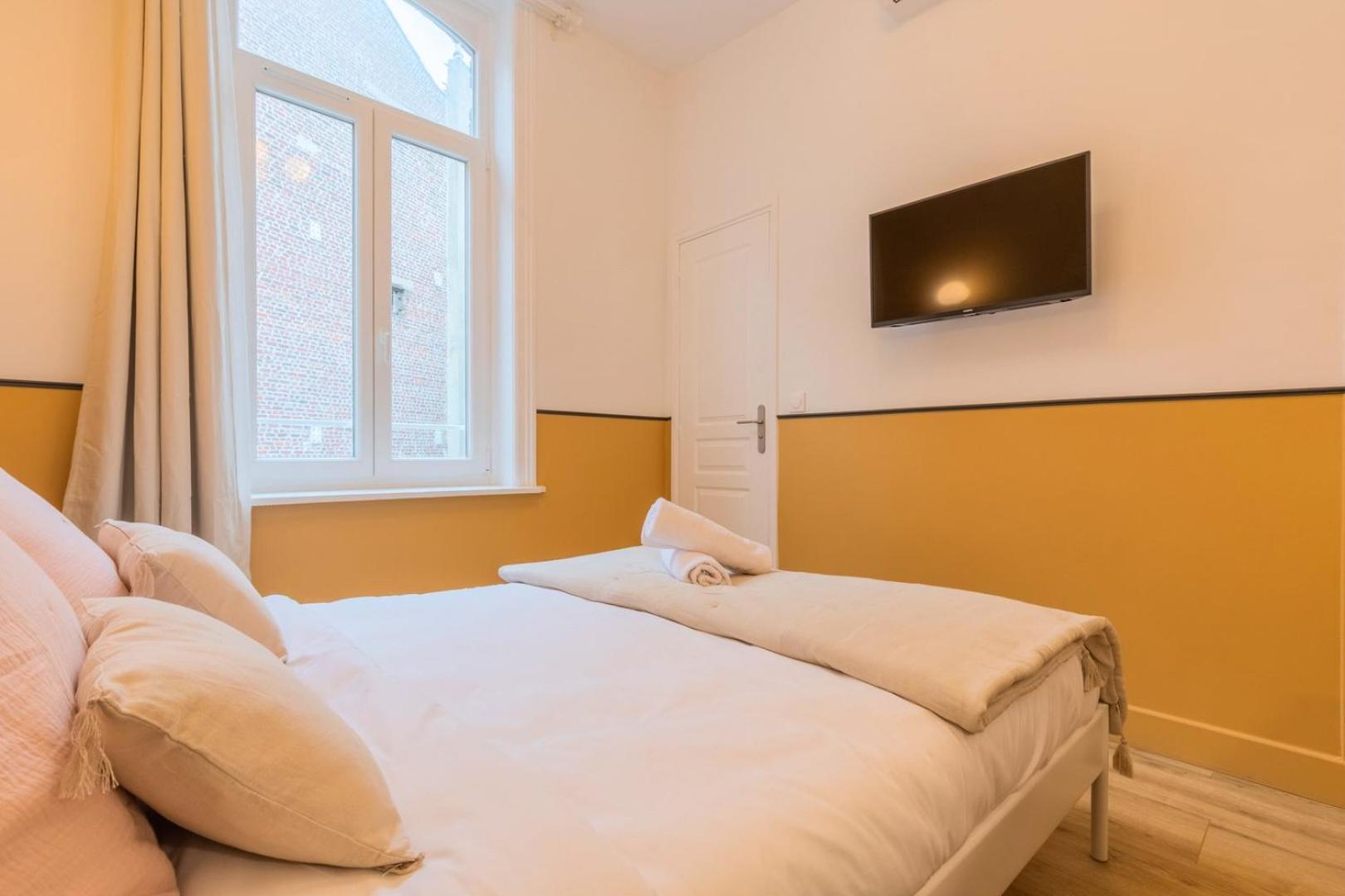 5-bedroom House In The Centre Of Lille. Casa de hóspedes *