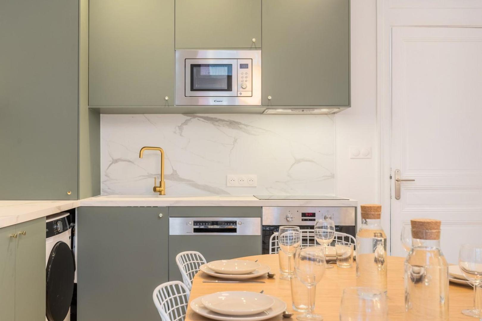 5-bedroom House In The Centre Of Lille. Casa de hóspedes Lille