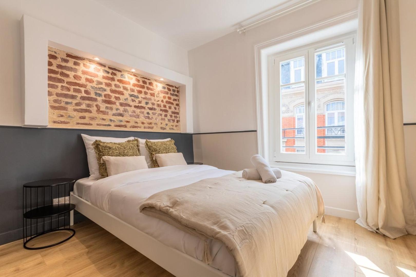 5-bedroom House In The Centre Of Lille. Casa de hóspedes *