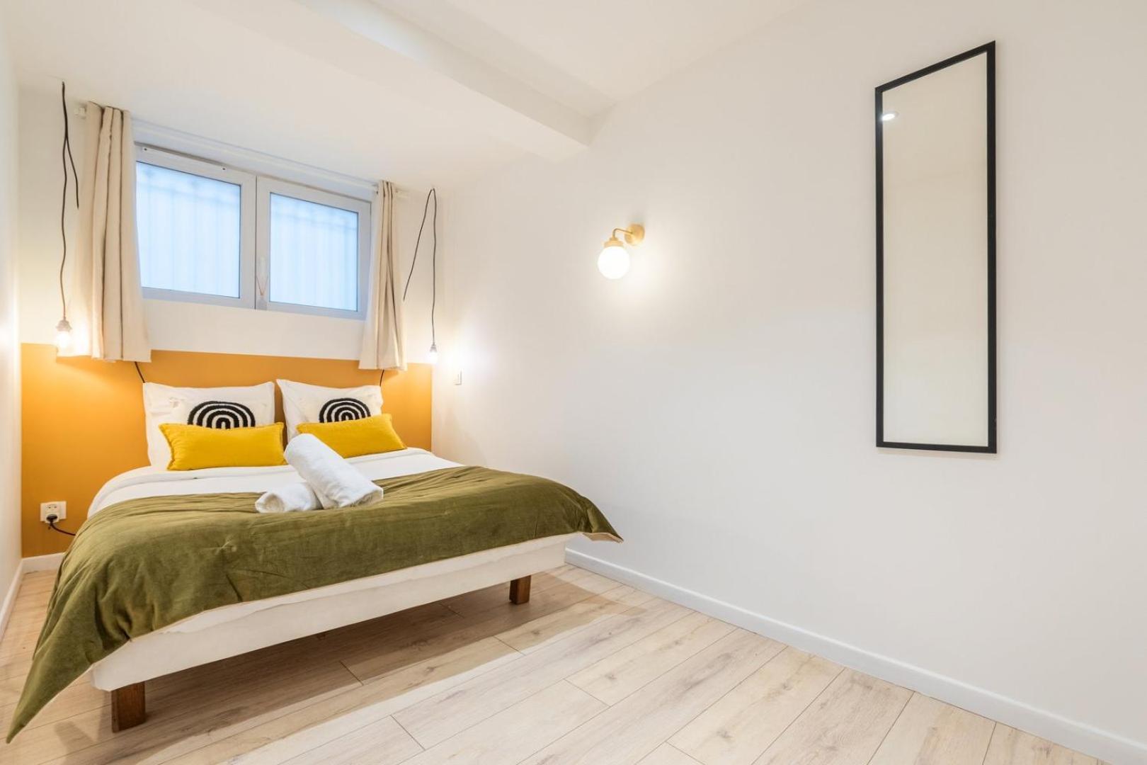 Atypical In Semi-basement In The Heart Of Apartment Lille