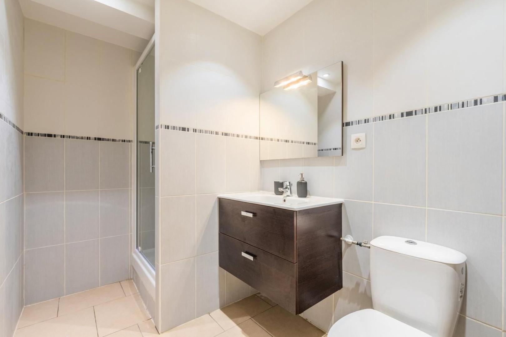 Apartment Atypical In Semi-basement In The Heart Of *