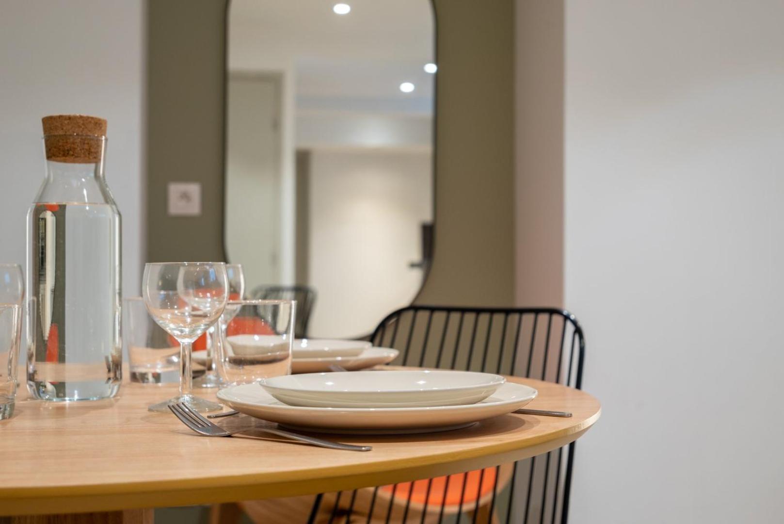 Apartment Atypical In Semi-basement In The Heart Of *