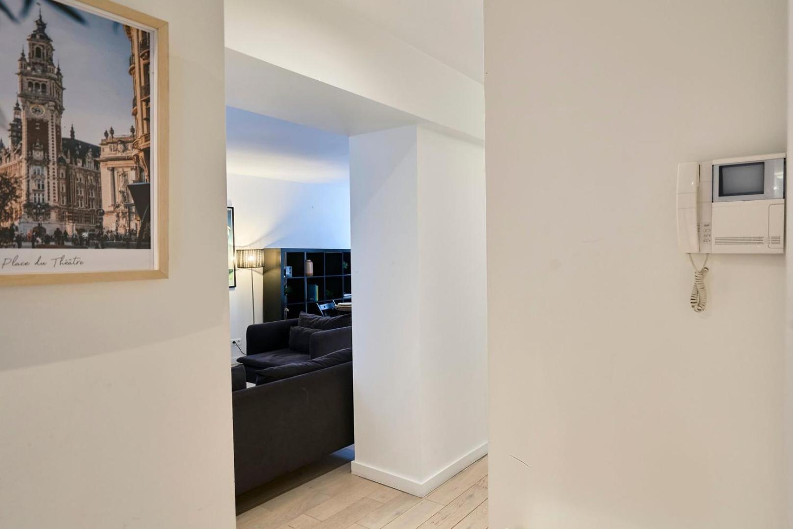 Spacious One Bedroom Ideally Located Appartement