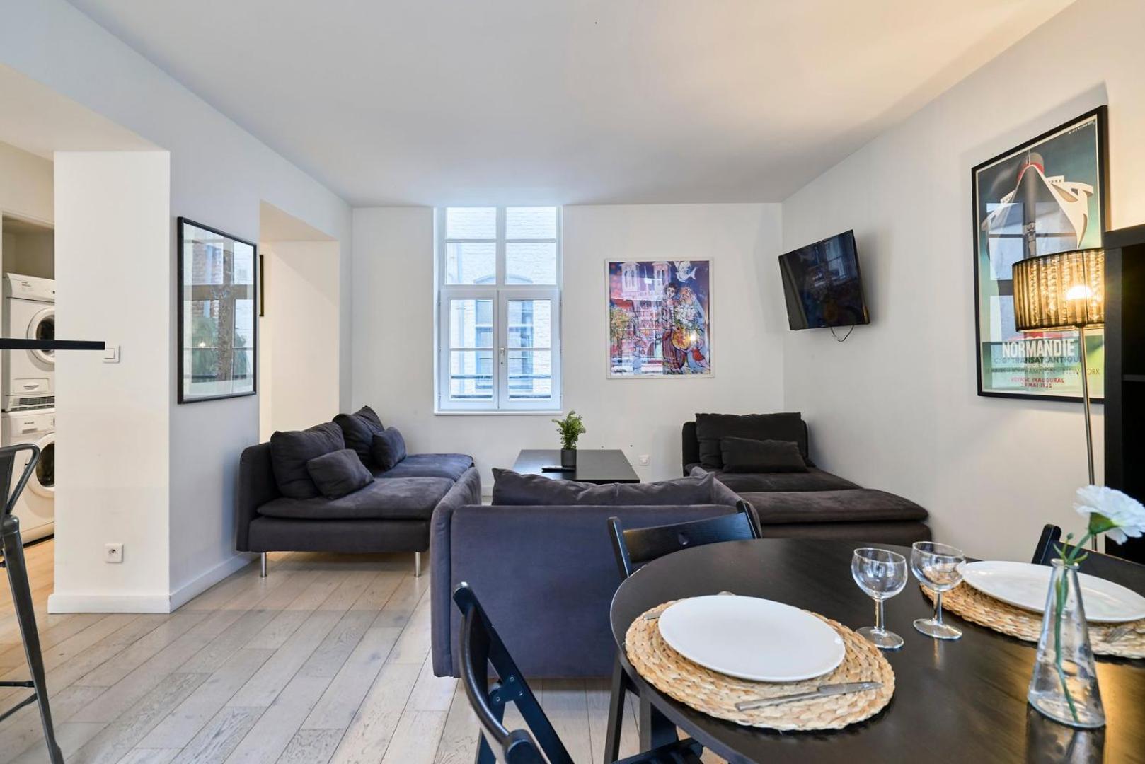 Spacious One Bedroom Ideally Located