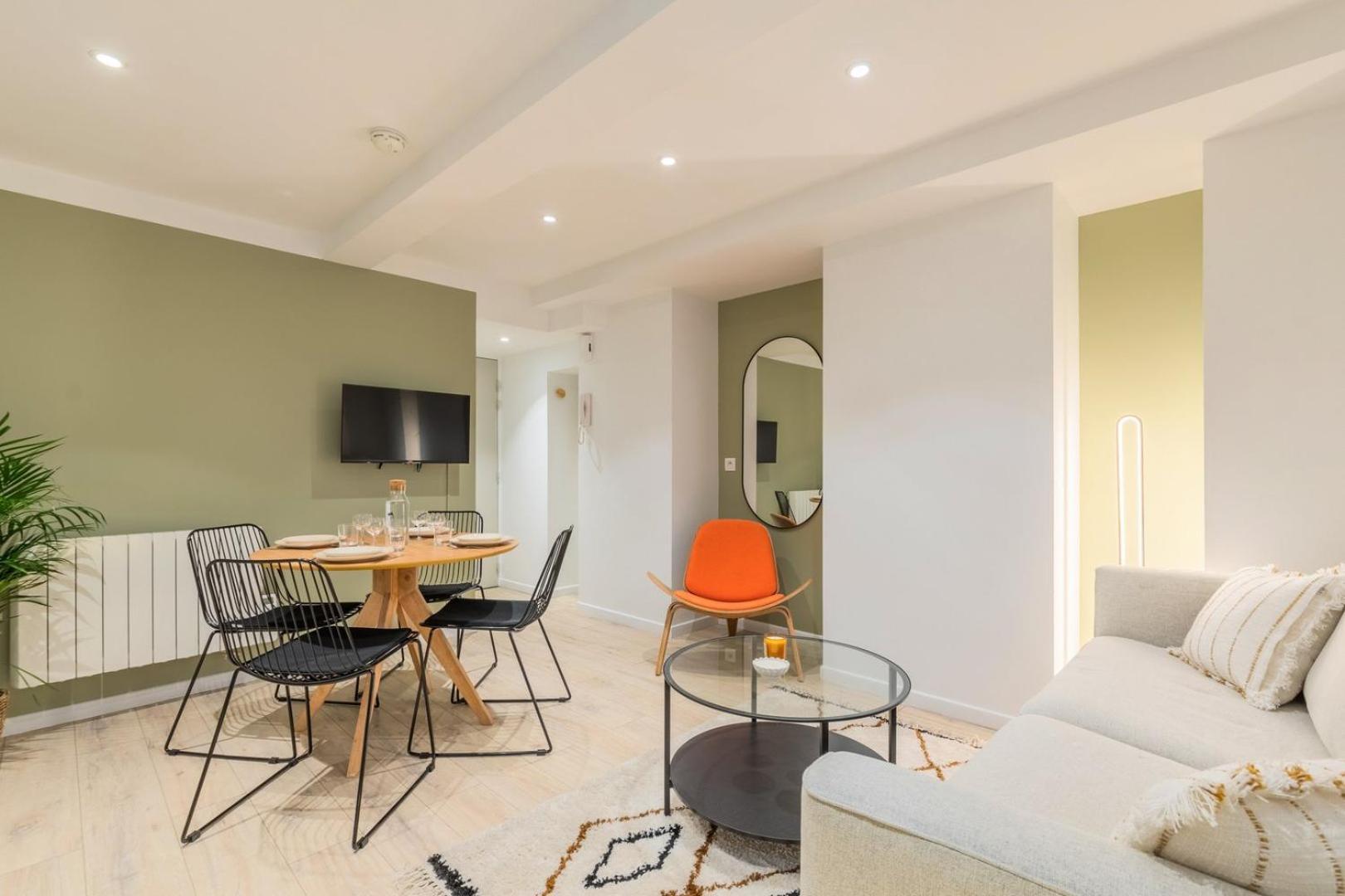 Atypical In Semi-basement In The Heart Of Apartment Lille