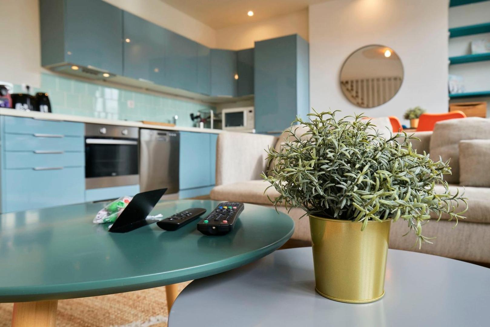 Apartment Hypercentre-2 Bedrooms Very Bright + Parking *