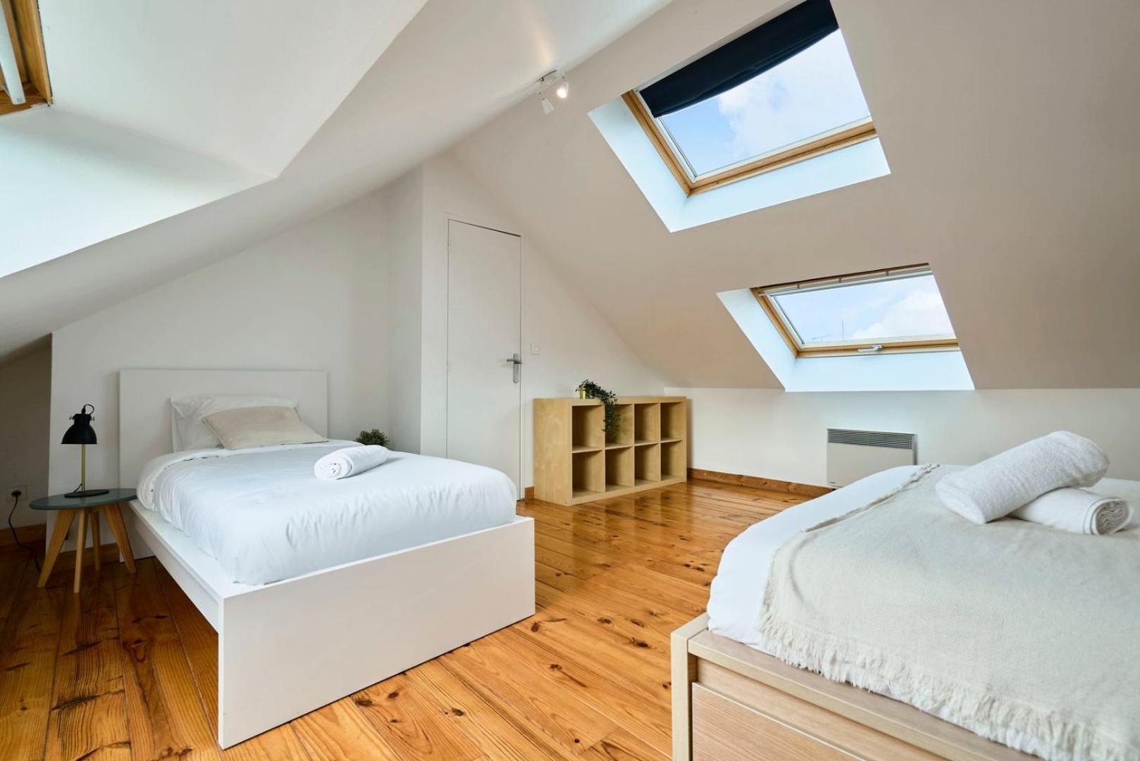 Hypercentre-2 Bedrooms Very Bright + Parking Apartment