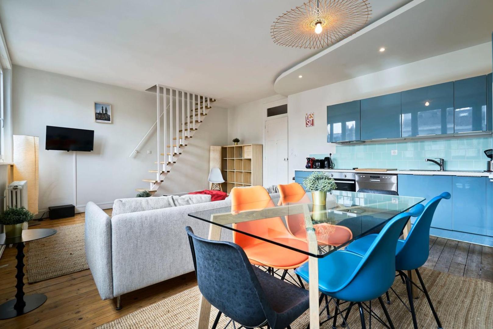 Hypercentre-2 Bedrooms Very Bright + Parking *