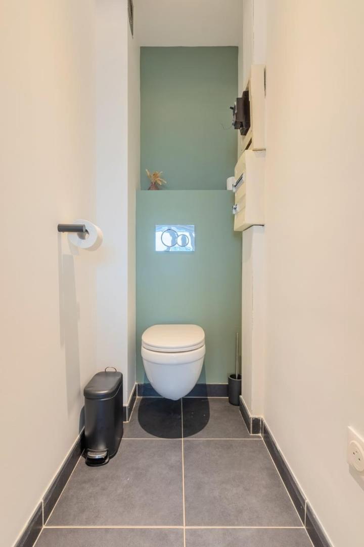 One Bedroom With Balcony And A View Apartment *