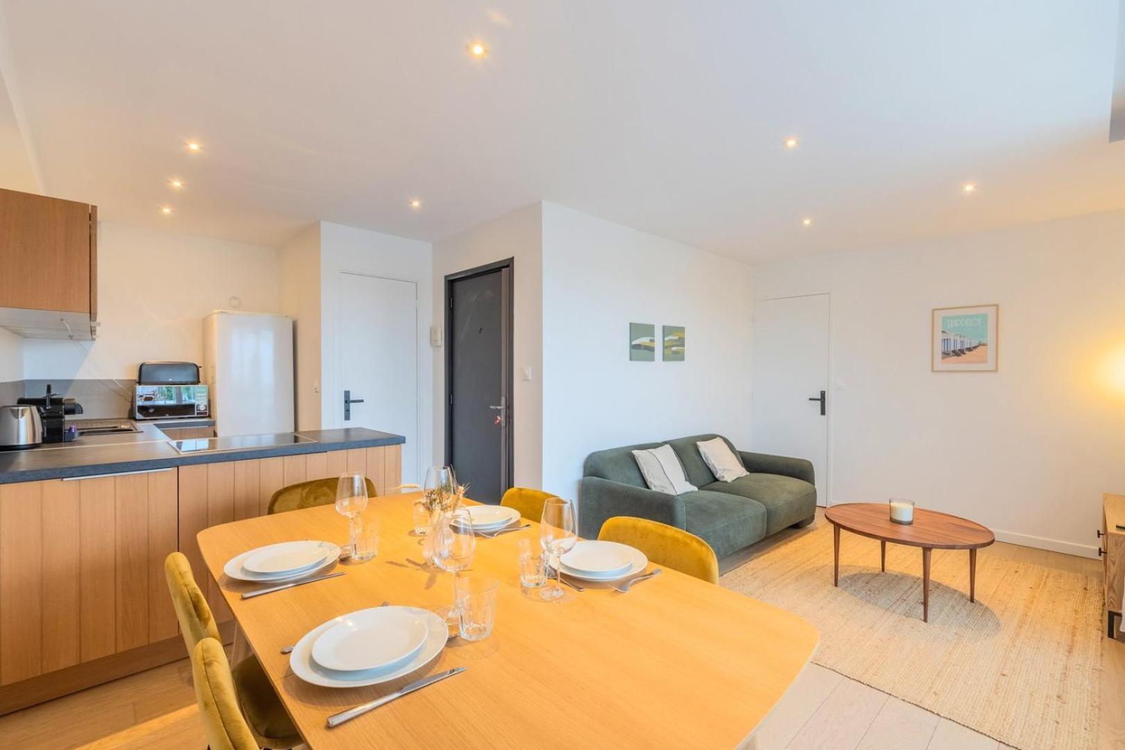 Apartment One Bedroom With Balcony And A View *