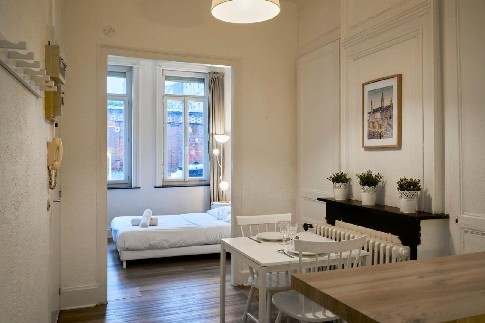 Apartment Centre - Large Functional