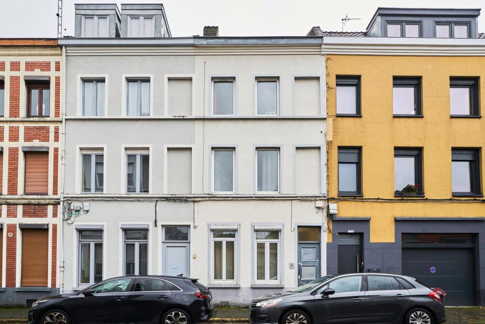 Apartment Centre - Large Functional
