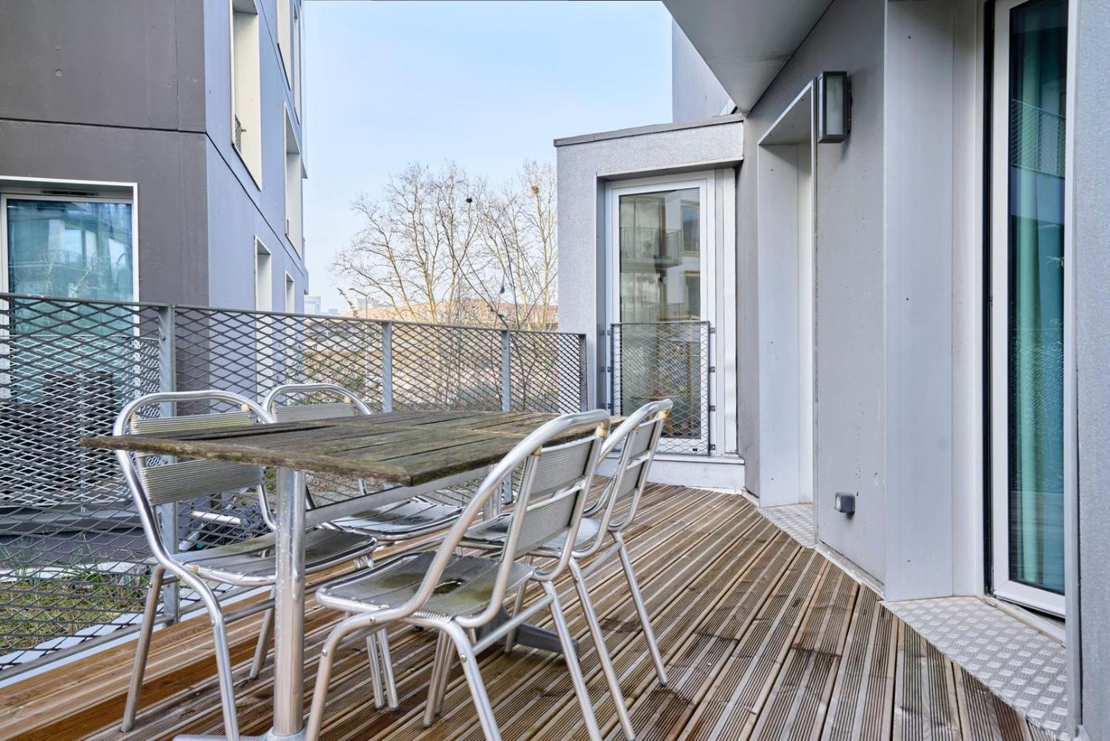 Proche Metro & 2 Balcons + Parking Apartment Lille