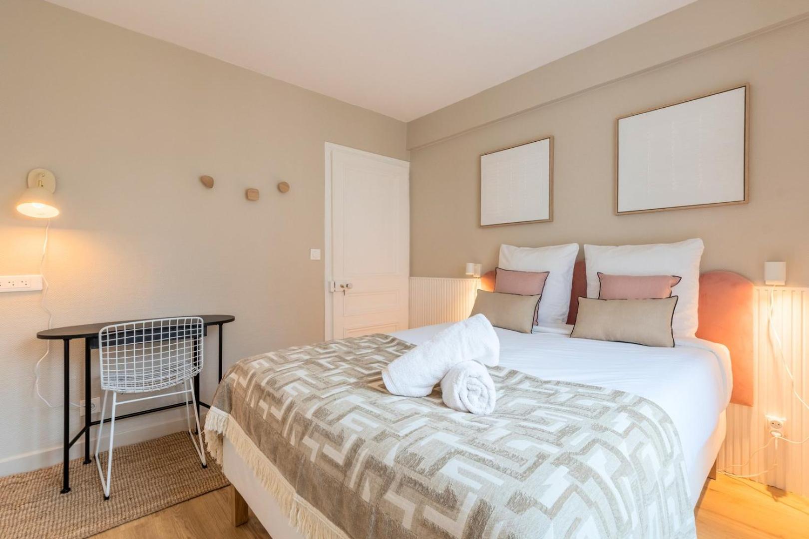 3 Bedroom On The Grand Place Apartment *