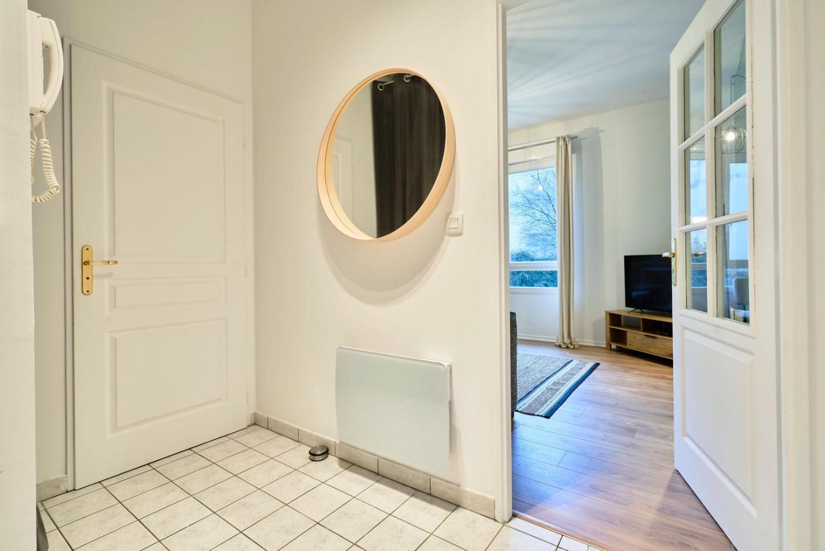 One Bedroom Near Metro, With Parking * Lille