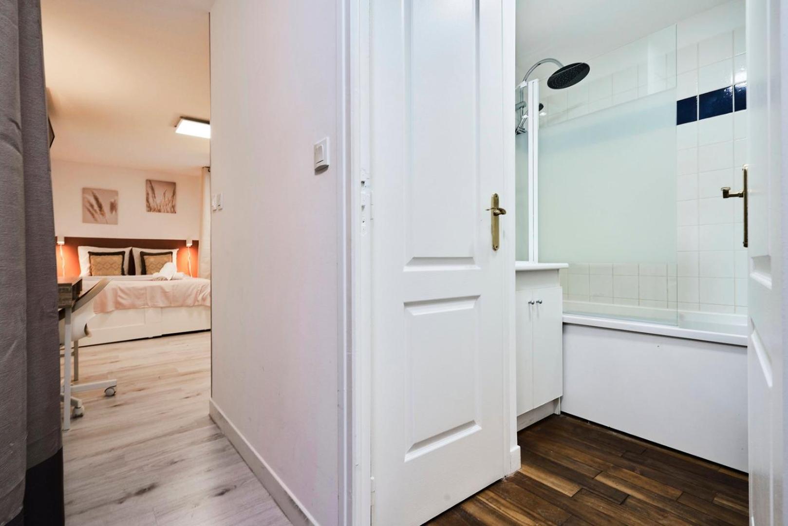 Appartement Large Between Train Station & Grand Place *