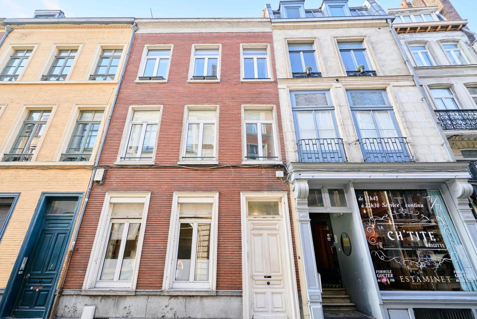 With Parking In The Heart Of Old Appartement *