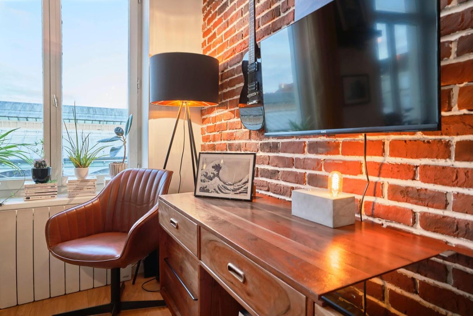 1 Bedroom Near Metro, Shops & Schools Appartement
