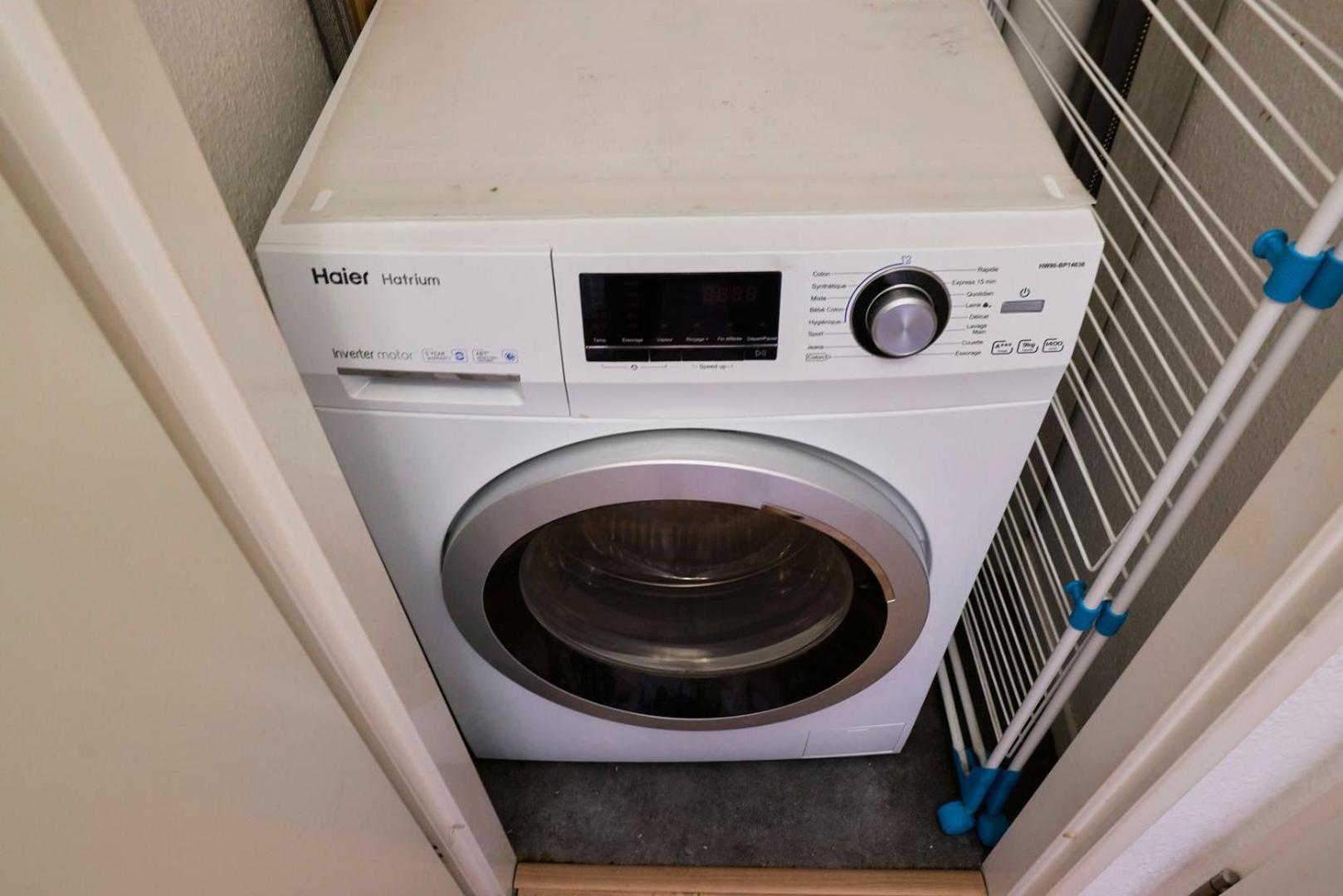 1 Bedroom Near Metro, Shops & Schools *