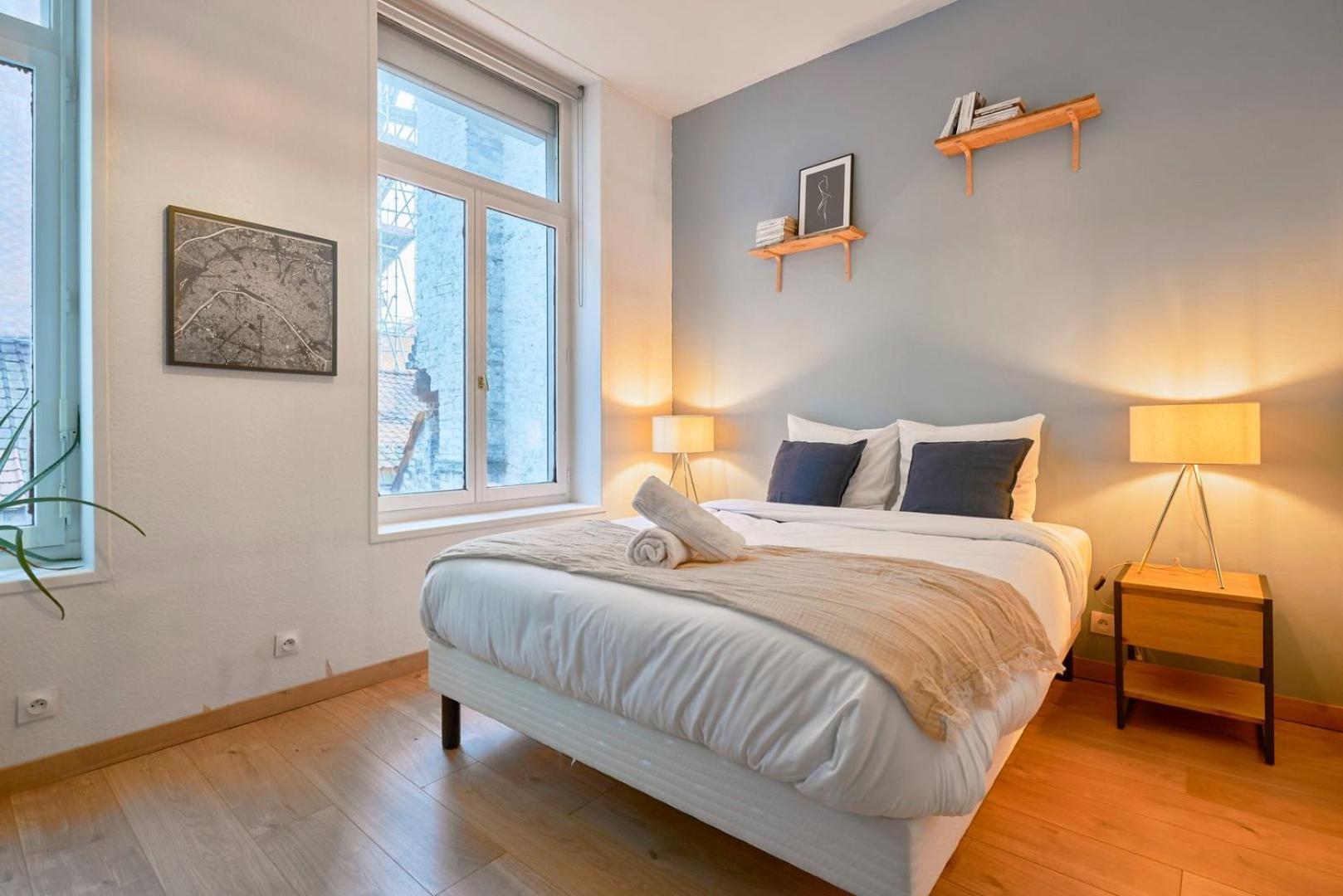 1 Bedroom Near Metro, Shops & Schools Apartment *