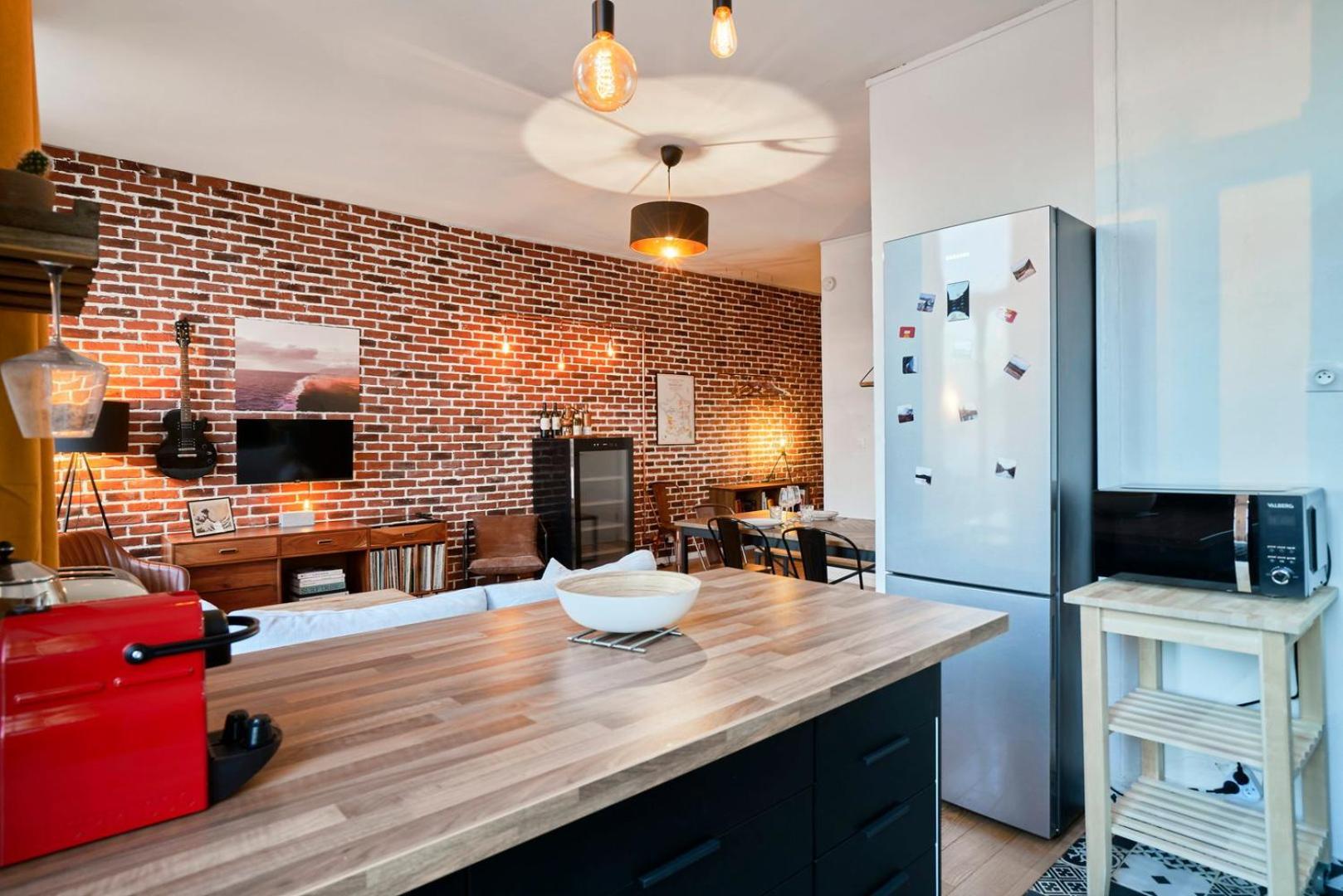 1 Bedroom Near Metro, Shops & Schools Appartement *