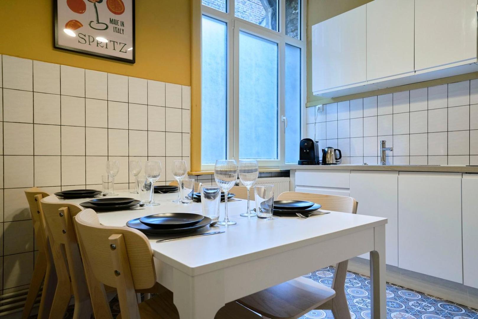 3 Bedroom Apartment, Close To Amenities Apartment *