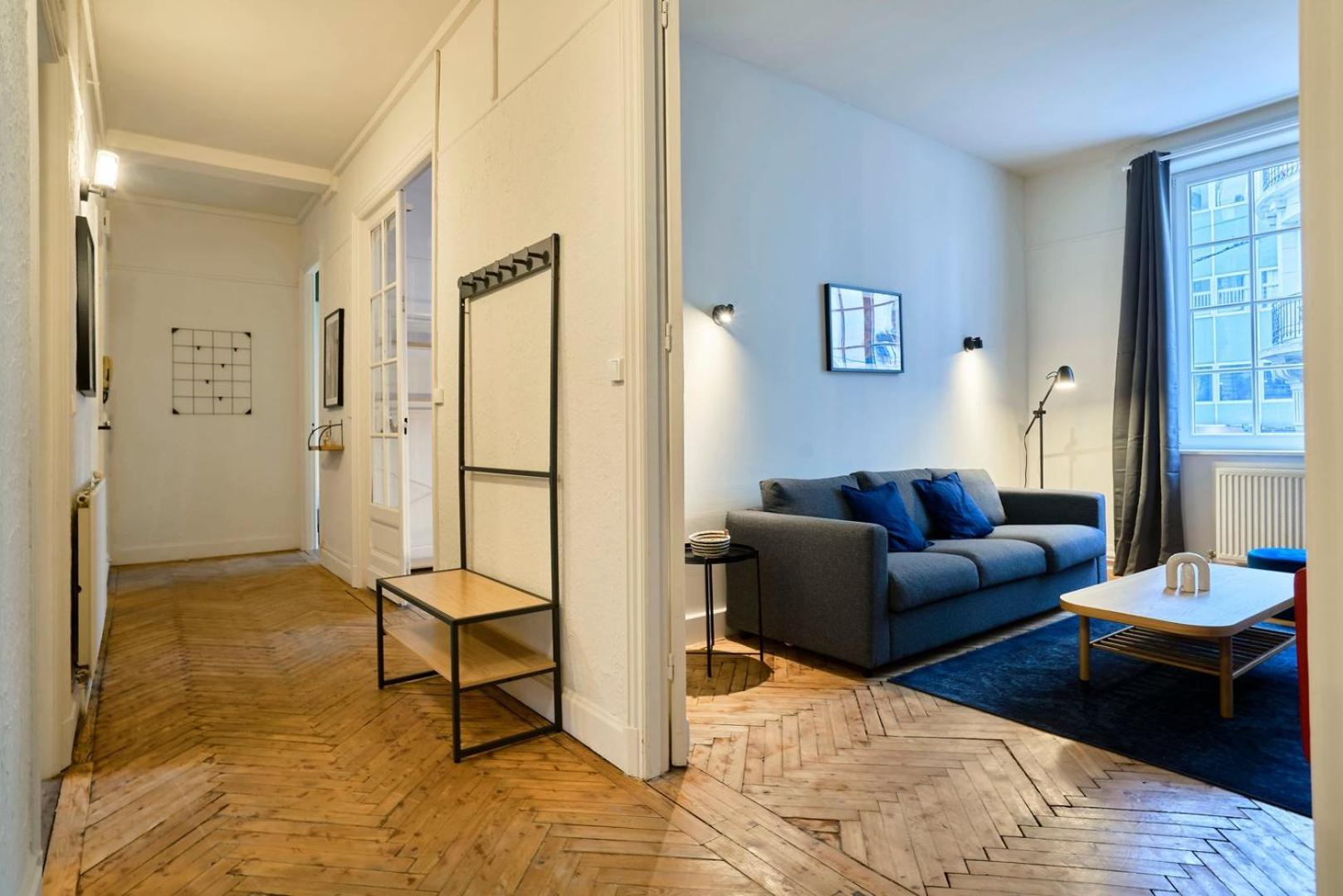 3 Bedroom Apartment, Close To Amenities Apartment *