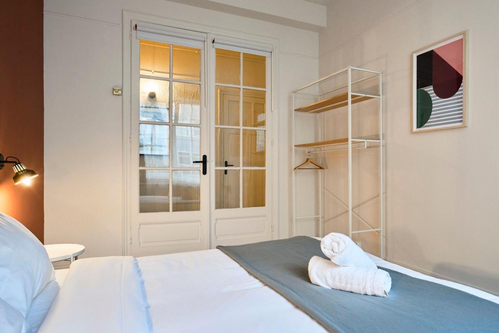Apartment 3 Bedroom Apartment, Close To Amenities *