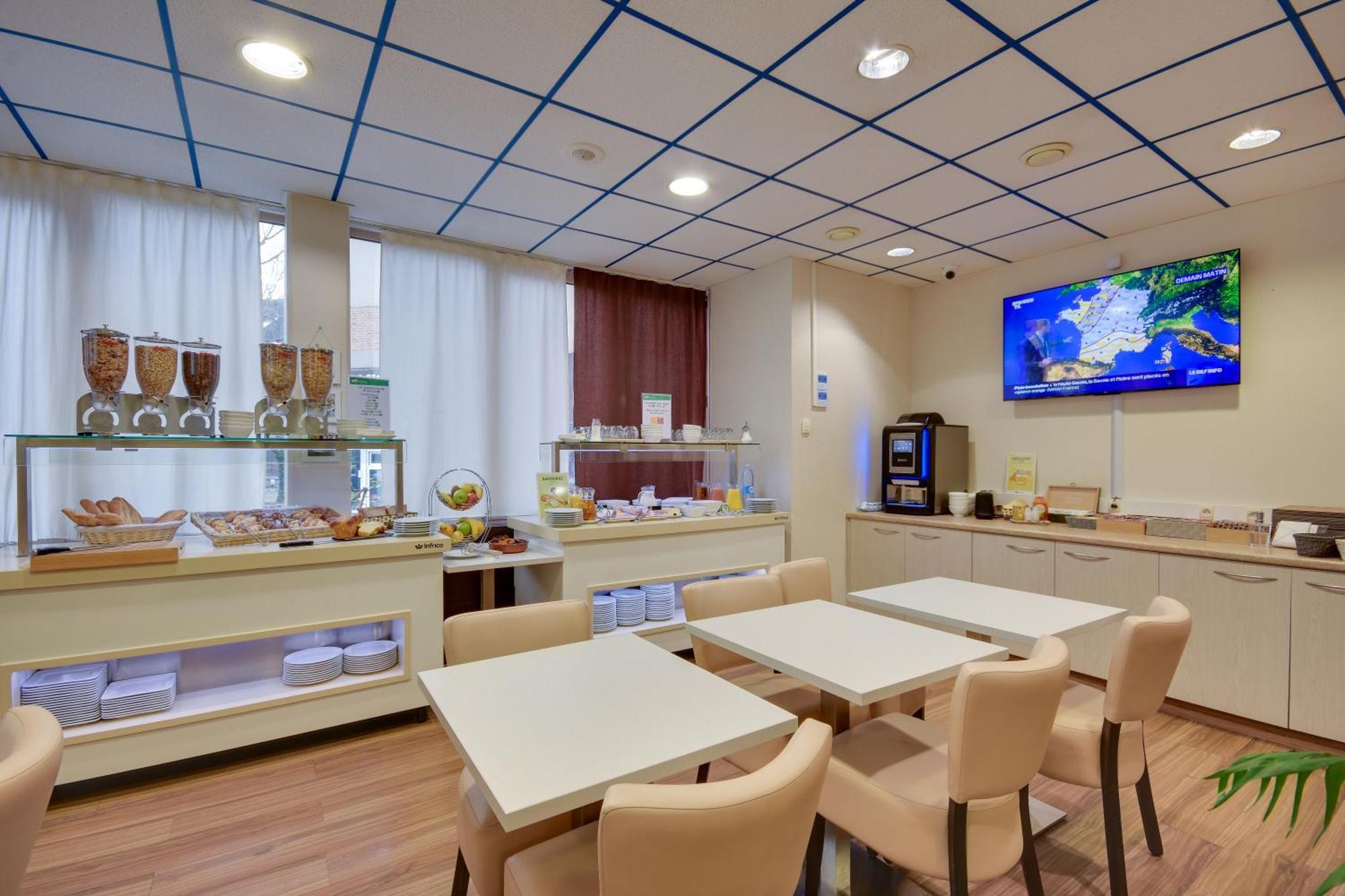 Brit Centre Hotel