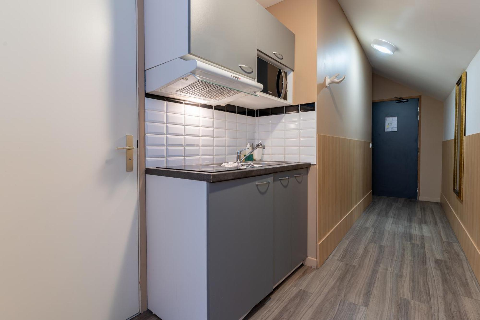 Calm Appart' & Hostel Aparthotel