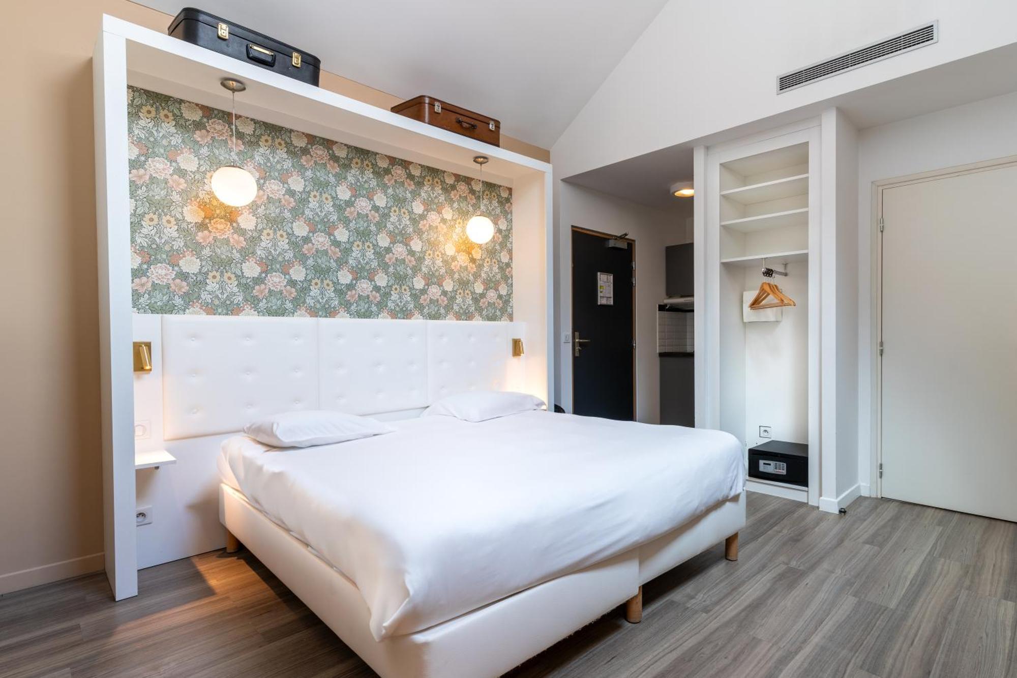 Calm Appart' & Hostel Aparthotel