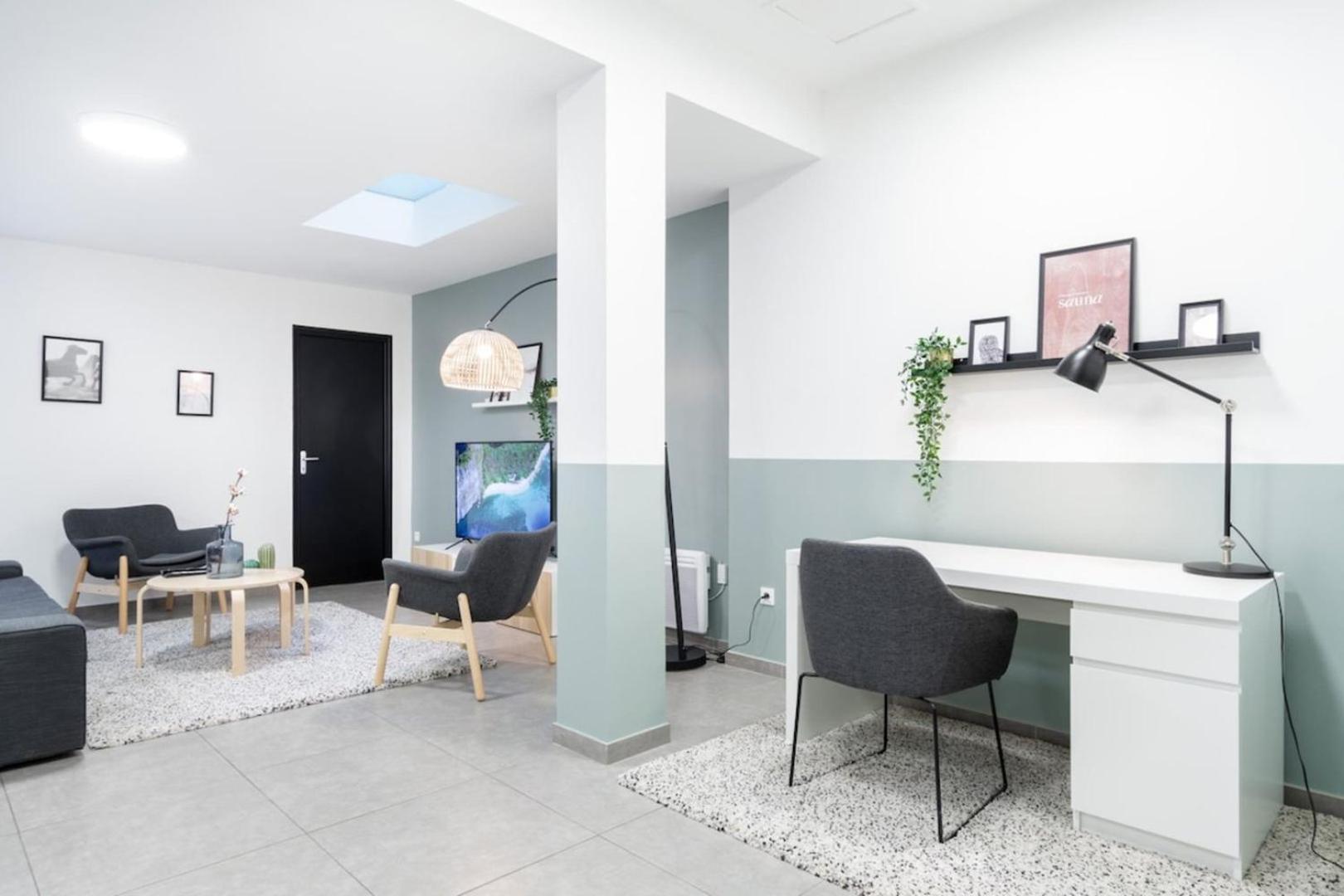 Center - 4 Bedroom Duplex Apartment! Lille