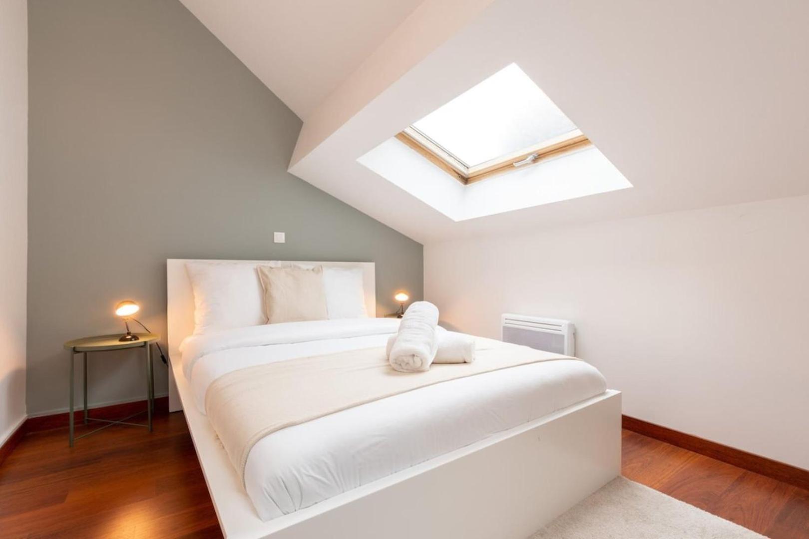 Apartment Center - 4 Bedroom Duplex Apartment! Lille