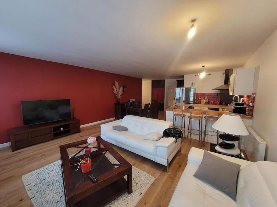 De 90m² Situe Dans Le Vieux-lille. Apartment Lille