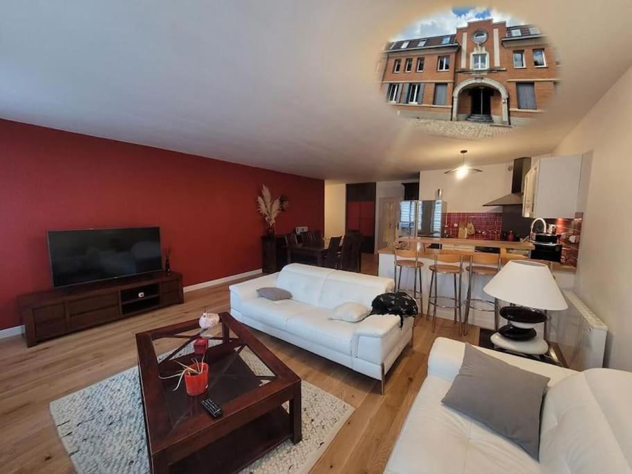 Apartment De 90m² Situe Dans Le Vieux-lille. *